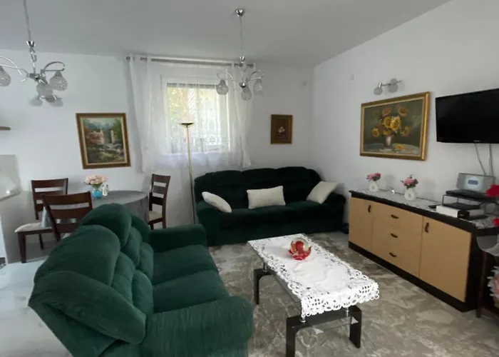 Mechnice Kolo Opola Apartment *